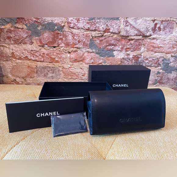 Like New! CHANEL Black Leather Eyeglass Case with Box - Picture 2 of 9